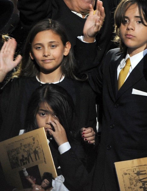 Michael Jackson's daughter Paris Jackson (L) and two sons Prince Michael Jackson II (also known as Blanket) and Prince Michael Jackson I
