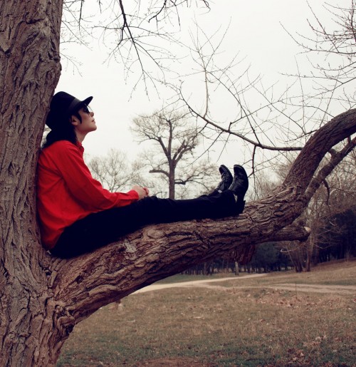 Ukrainian photographer is strikingly similar to Michael Jackson